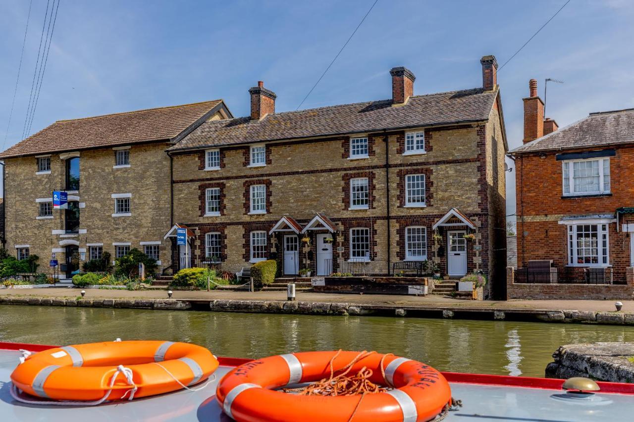 3 Canalside Cottages Towcester Exterior photo