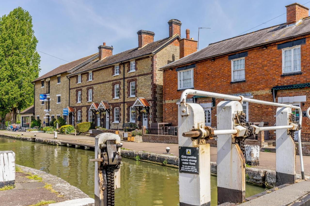 3 Canalside Cottages Towcester Exterior photo